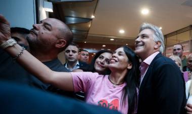 Llaryora: Las obras de teatro, los espectáculos y los festivales son un gran impulso para el turismo provincial