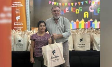 Entrega de kits escolares 2026 en Frontera