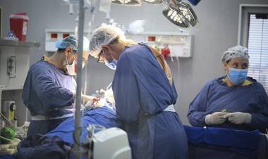 Otro hito de la salud pública: el Hospital Tránsito Cáceres realizó una compleja cirugía hepática