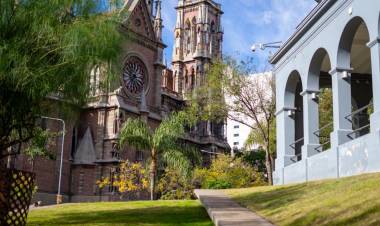 El Paseo del Buen Pastor luce sus espacios verdes renovados