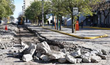 Terminal de Ómnibus: avanza a buen ritmo la reparación del adoquinado en los alrededores