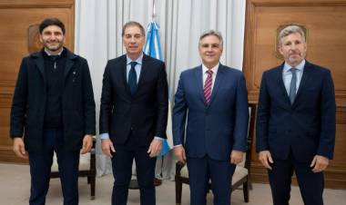 Llaryora se reunió con Santilli y los gobernadores de la Región Centro en Casa Rosada