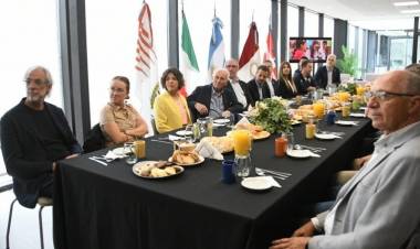 Bernarte recibió a la comitiva de Pinerolo en el marco de los 30 años del hermanamiento