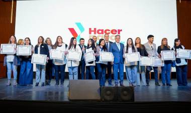 Llaryora anunció un fondo de $600 millones para las Coordinaciones Locales de Educación