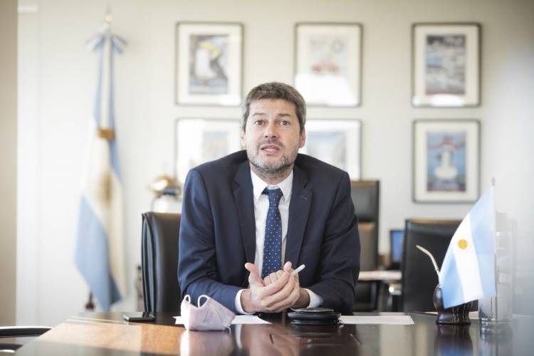 Lammens: “Pensamos tener público en los estadios para fines de septiembre”
