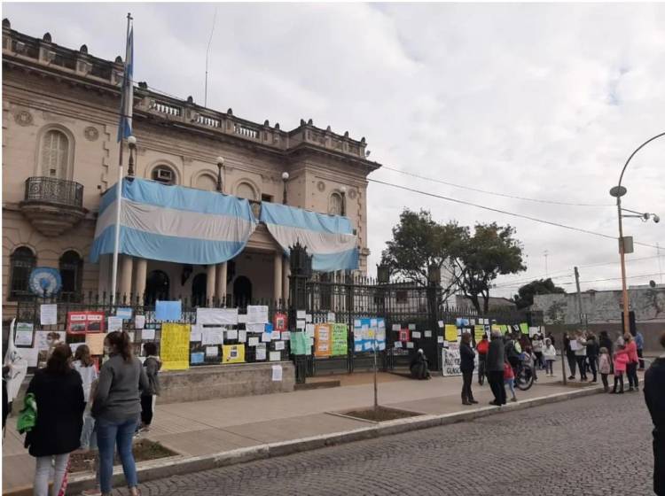 Padres Organizados reclaman presencialidad plena