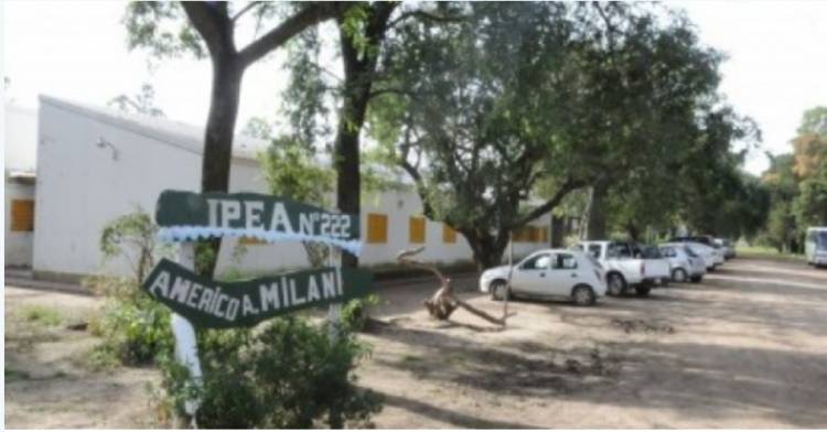 Detienen a joven al llegar al colegio por estafa. En otro hecho rompieron vidrio en escuela