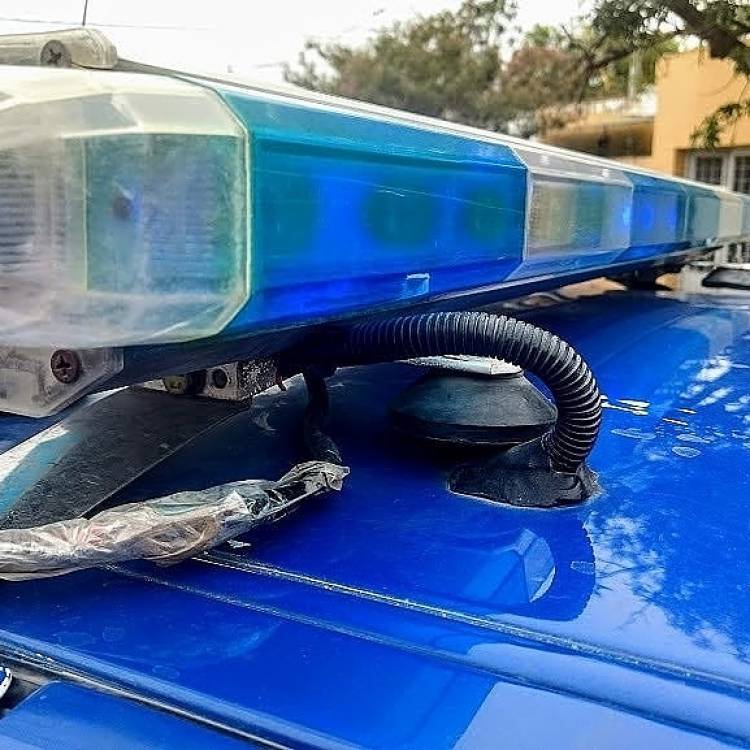 Dos policías detenidos