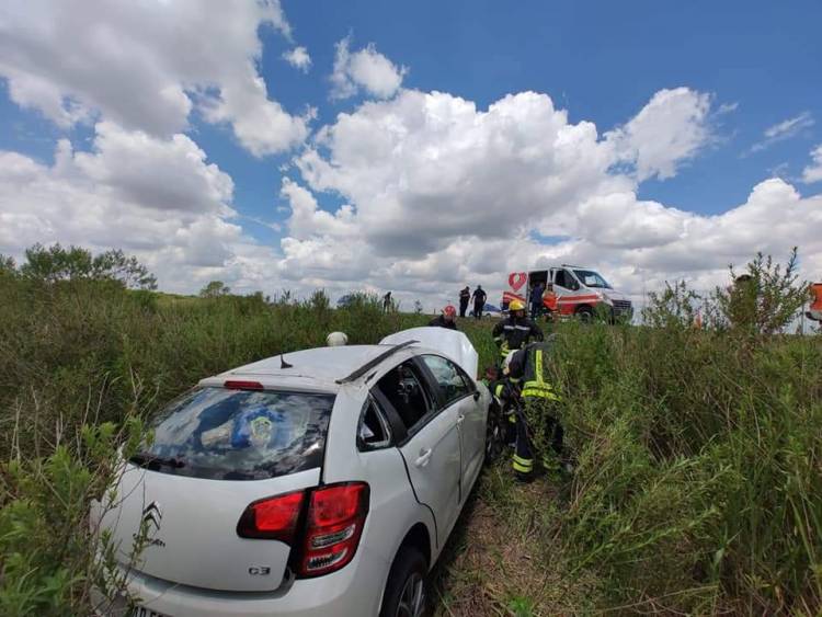 Despistó un auto en R17