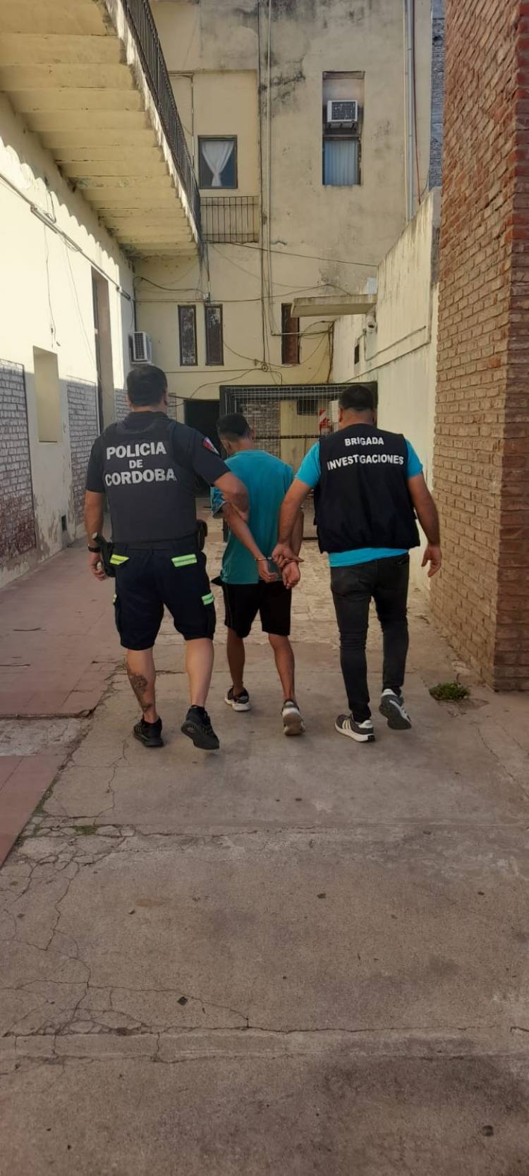 DOS JOVENES FUERON DETENIDOS MEDIANTE ALLANAMIENTOS, LOS MISMOS SE ENCUENTRAN RELACIONADOS A HECHOS DE ROBOS DE COMERCIOS