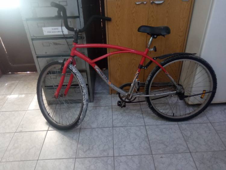 LA POLICÍA RECUPERO UNA BICICLETA QUE HABÍA SIDO SUSTRAÍDA
