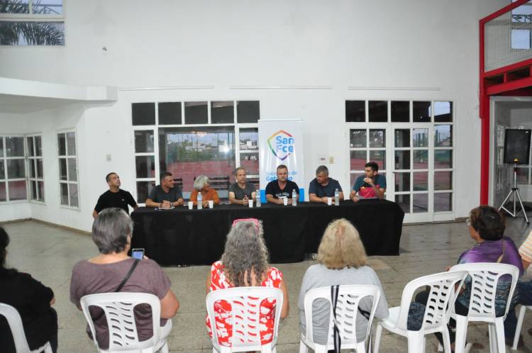 Se anunció el Plan de Natación para el Adulto Mayor