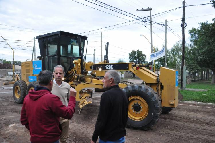 El municipio avanza en el mejorado de calles de tierra en Bº San Cayetano