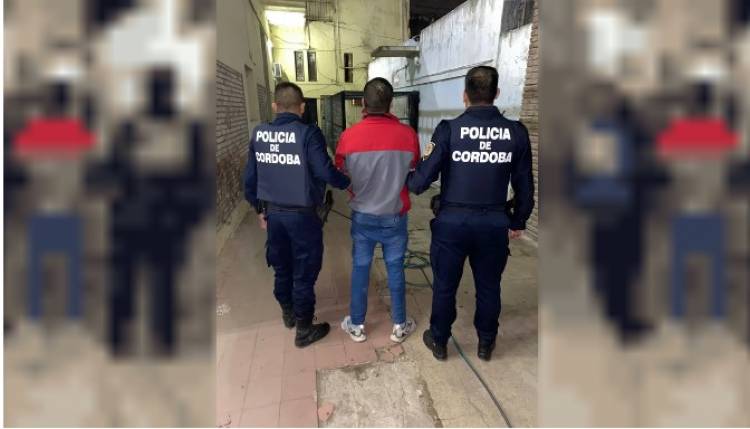 Está acusado de apuñalar a un hombre y fue detenido