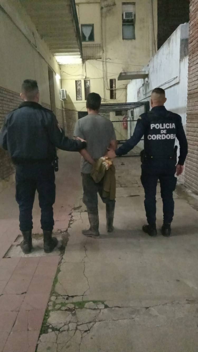 APREHENSIÓN DE MASCULINO CON DOBLE PEDIDO DE CAPTURA