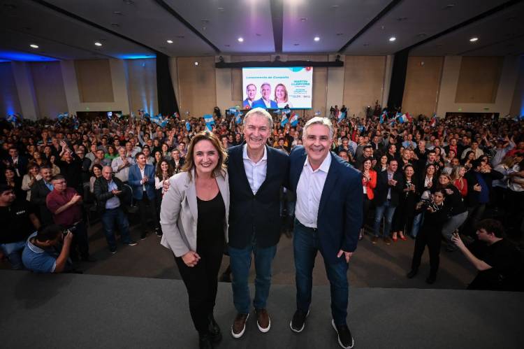 Martín Llaryora junto a Myrian Prunotto: “Todos saben que si nosotros gobernamos seguirá habiendo obras y progreso en cada pueblo y ciudad de la provincia”