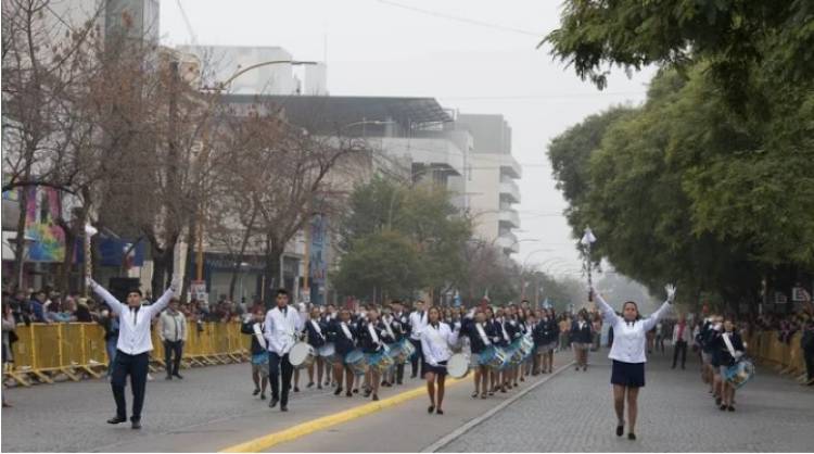 INFORMACIÓN SOBRE EL DESFILE 25 DE MAYO