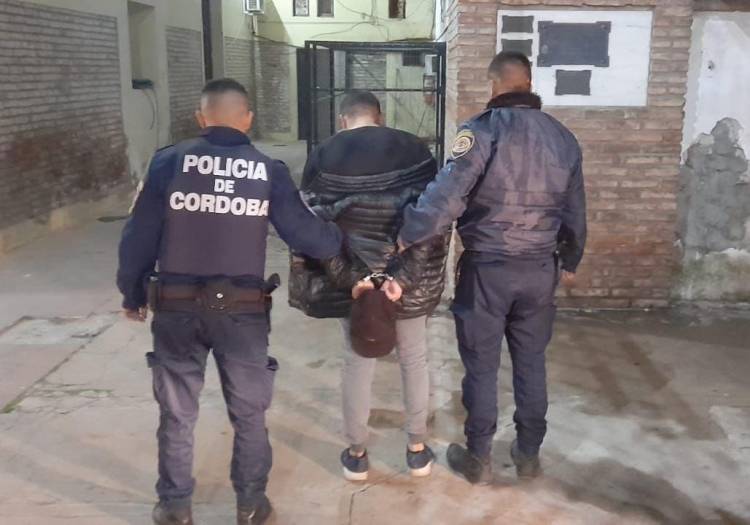 APREHENSIÓN DE MASCULINO POR VIOLENCIA FAMILIAR Y AMENAZAS