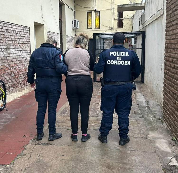 APREHENSIÓN DE FEMENINA POR VIOLENCIA FAMILIAR