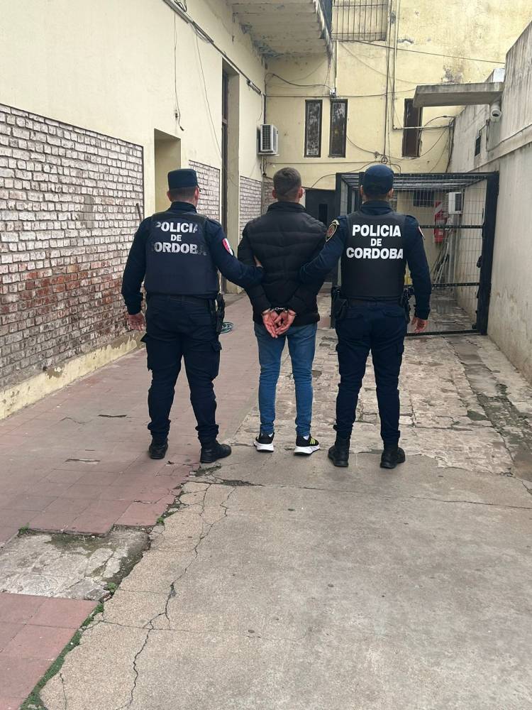 DETENCIÓN DE MASCULINO CON PEDIDO DE CAPTURA POR ROBO CALIFICADO POR USO DE ARMA DE FUEGO