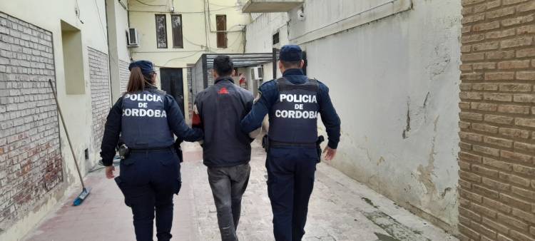 APREHENSIÓN DE MASCULINO POR DESOBEDIENCIA A UNA ORDEN JUDICIAL