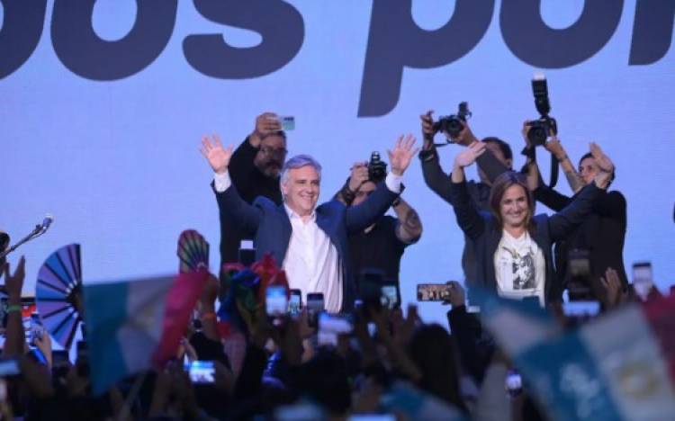 Llaryora es electo gobernador de Córdoba con una diferencia del 3,3%