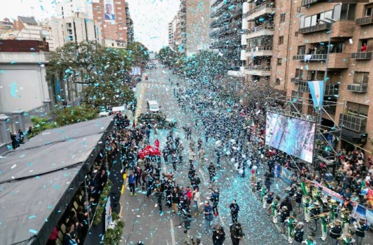 La Ciudad de Córdoba celebró su 450° aniversario con un desfile cívico-militar