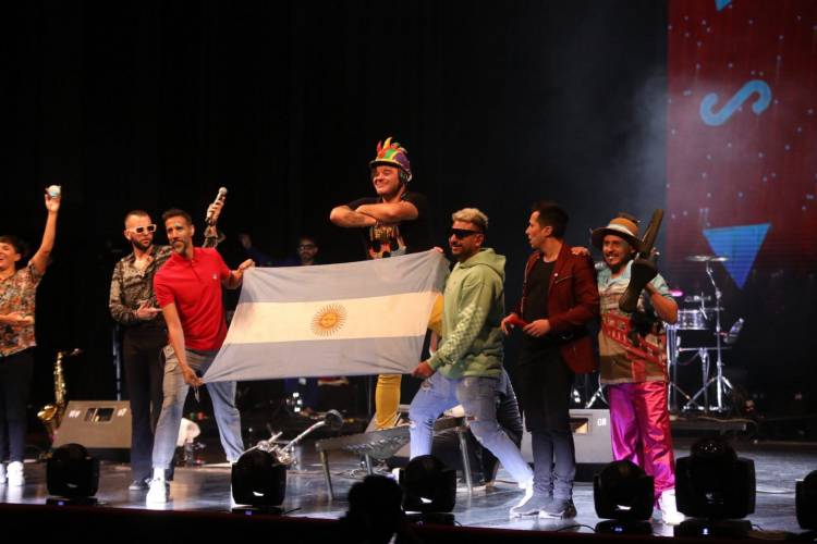 La Provincia conmemoró la independencia con una velada y un acto
