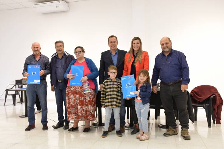 Se entregaron 36 escrituras sociales definitivas a familias de la ciudad