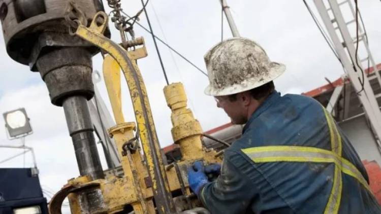 El sindicato de petroleros anunció una huelga en apoyo a las medidas de Massa