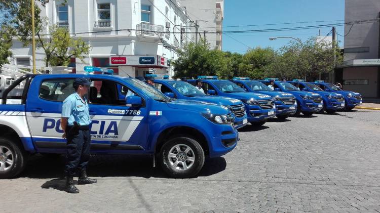 MASCULINO CON PEDIDO DE DETENCIÓN VIGENTE POR ROBO CALIFICADO