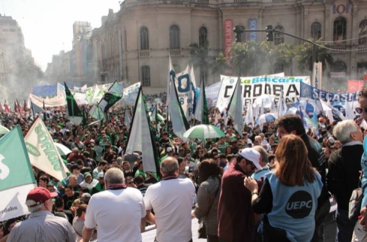 La CGT Córdoba realiza un plenario sindical con miras al paro del 24 de enero