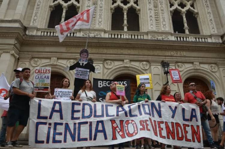 En defensa de la ciencia: Conicet realiza un paro este miércoles y reclama contra el ahogo presupuestario