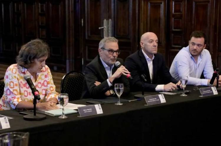 El ministro de Salud sobre el brote de dengue: "Cuidado con los pantalones cortos"