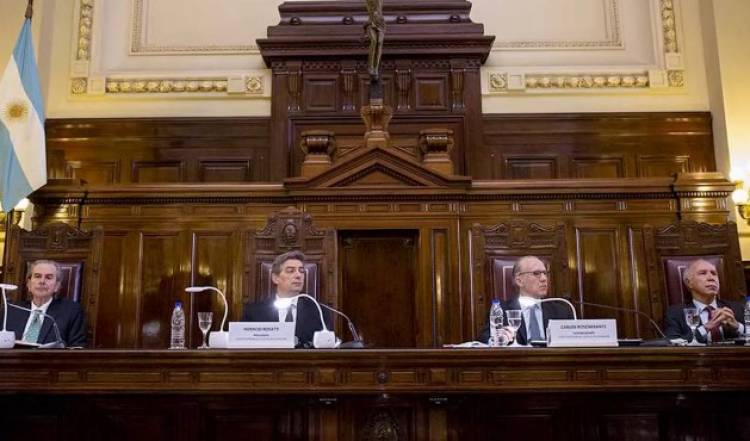 La Corte Suprema rechazó tratar dos acciones contra el DNU de Milei