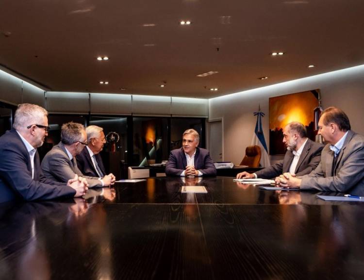 Llaryora recibió a directivos de Volkswagen Argentina