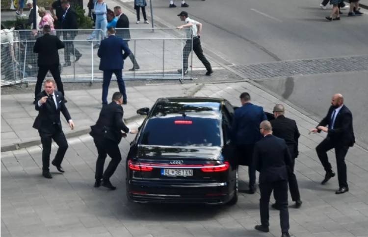 Tras el ataque, el primer ministro de Eslovaquia fue operado y se encuentra "muy grave"