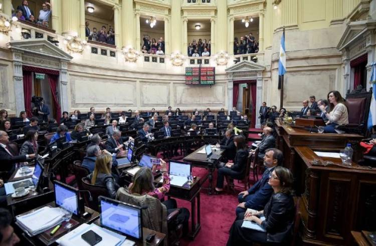 Escándalo: los senadores reciben otro aumento de sueldo y pasarán a cobrar $8 millones