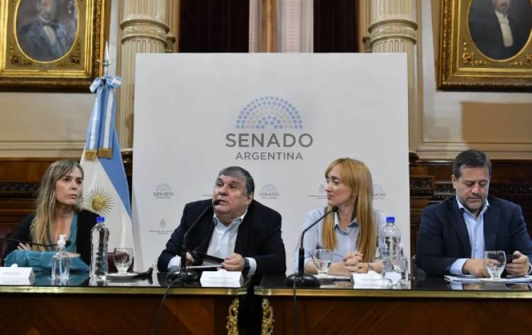 Dictamen Ley de Bases: la oposición puso en duda "la transparencia" de la negociación