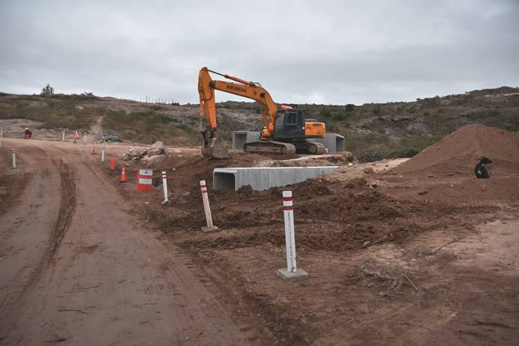 Avanza la pavimentación de la Ruta Provincial 28