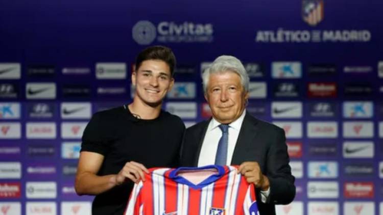 Julián Álvarez fue presentado en el Atlético de Madrid: "No me siento un superhéroe por haber conseguido el Mundial"