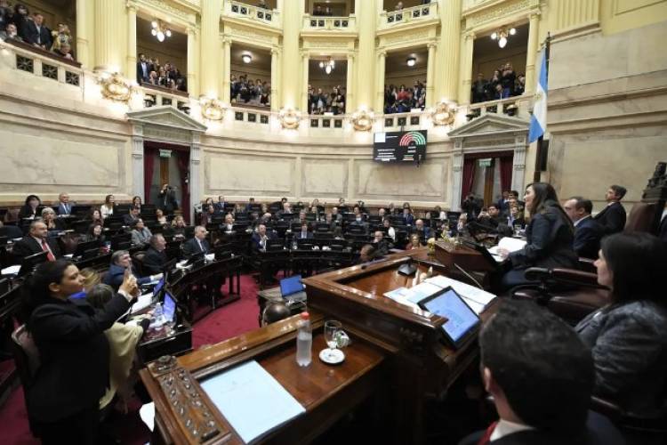 Tras el escándalo, el Senado da marcha atrás con el aumento en las dietas