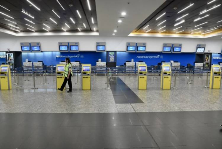 Controladores aéreos realizan un paro este jueves: afectará a 27 aeropuertos de todo el país