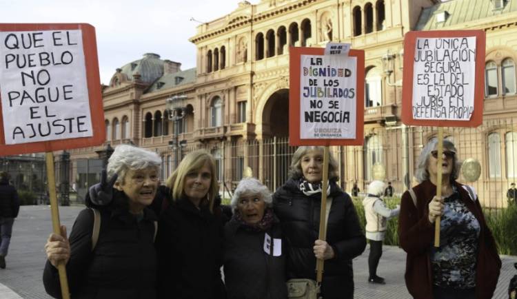 Milei contra los jubilados: el Gobierno confirmó que eliminará la moratoria previsional