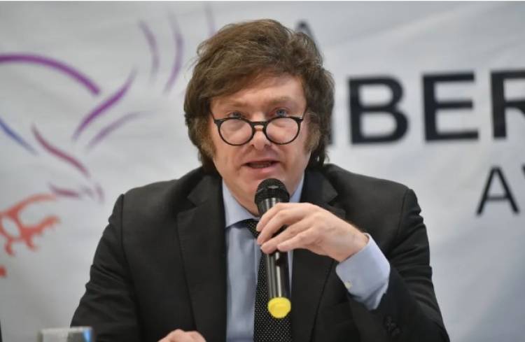 El mensaje de Milei a los gremios aeronáuticos: "Obviamente que se termina Intercargo"