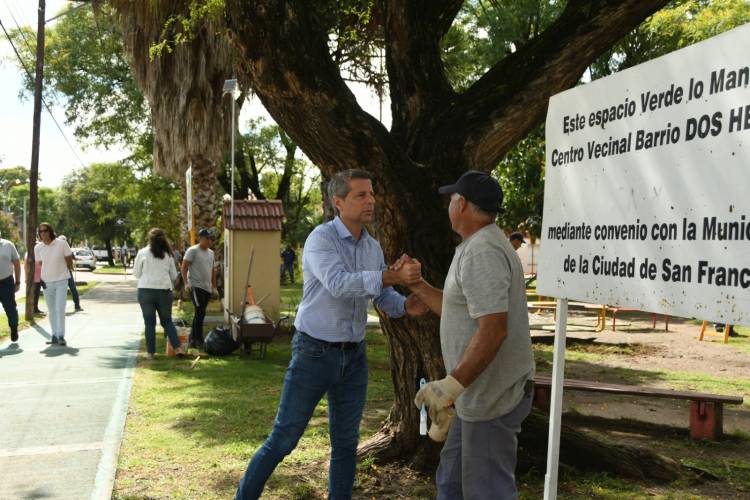 "La Muni en tu Barrio" llegó a Dos Hermanos con acciones para optimizar los servicios en el sector