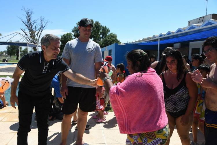 Se dio inicio a la temporada de verano en el Polideportivo Municipal