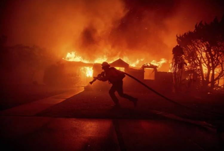 Por los incendios, Biden declaró a California "zona catastrófica": hay cinco muertos
