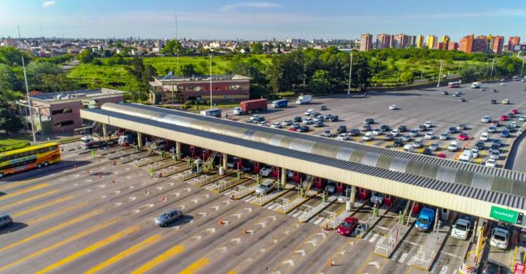 Milei anunció la privatización de la empresa Corredores Viales, que administra rutas en 13 provincias