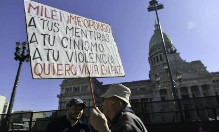 Jubilaciones: el Gobierno oficializó el aumento del 2,21% para marzo, pero la mínima sigue bajo la línea de pobreza